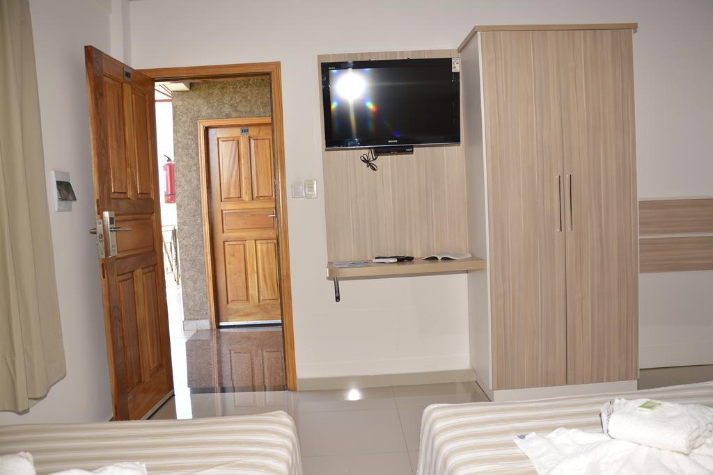 Hotel Salzburgo Ciudad del Este Rum bild