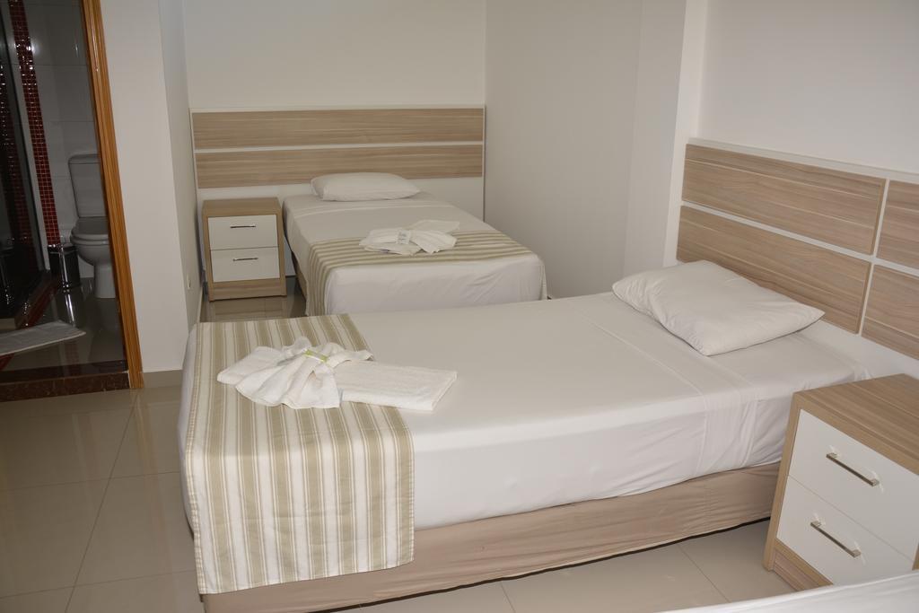 Hotel Salzburgo Ciudad del Este Rum bild
