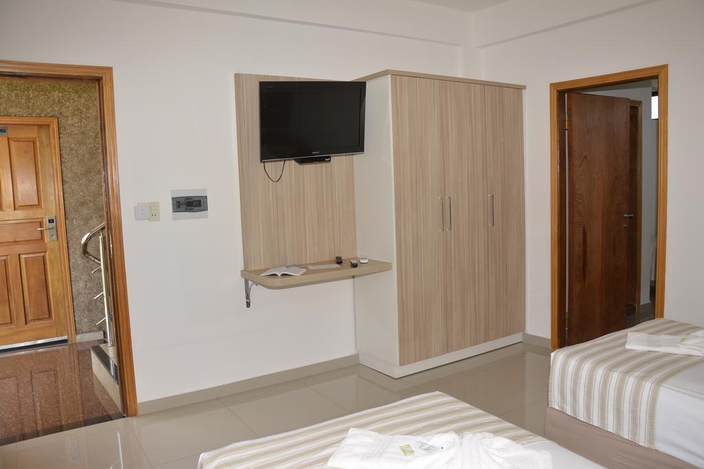 Hotel Salzburgo Ciudad del Este Rum bild
