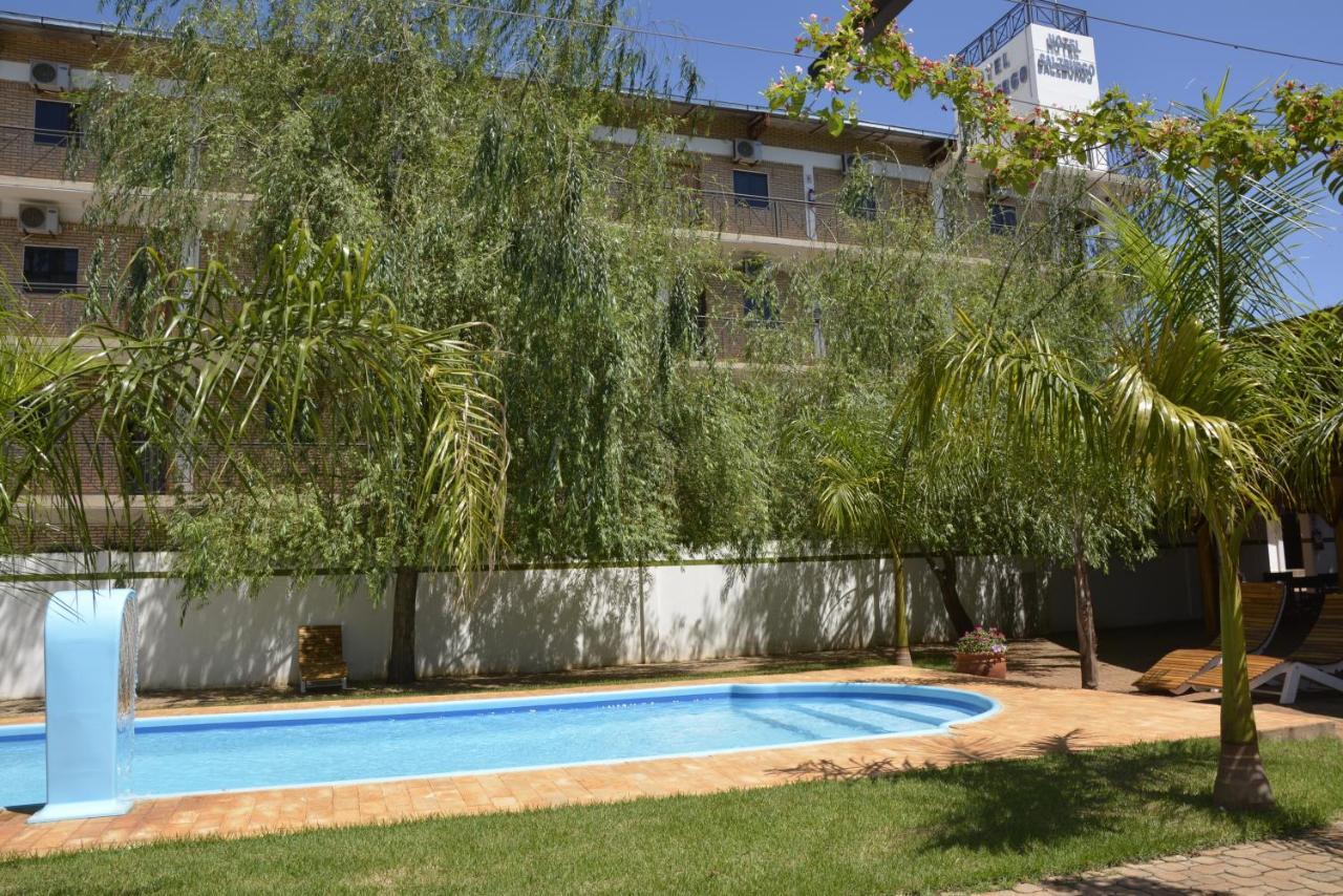 Hotel Salzburgo Ciudad del Este Exteriör bild